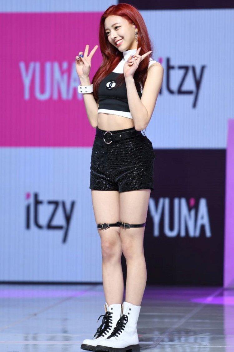 Itzy ユナは現役高校生 韓国アイドル界の次世代スター 圧巻ビジュアルをご覧あれ Forza Style ファッション ライフスタイル フォルツァスタイル