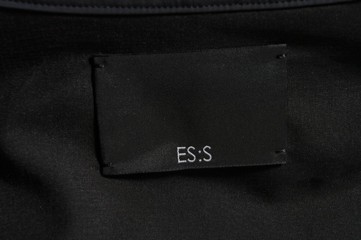 【編集長干場が即買い！】 「ES:S（エス）」のトレンチコートとは