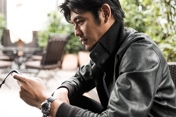 【PR】Fit my style！〜BVLGARI WATCHと私 40代の節目を迎えた俳優、坂口憲二さんの場合 FORZA STYLE