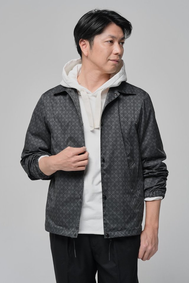 梅雨のジャケット選び 40代メンズが快適に垢抜けられるコーデ術とは Forza Style ファッション ライフスタイル フォルツァスタイル