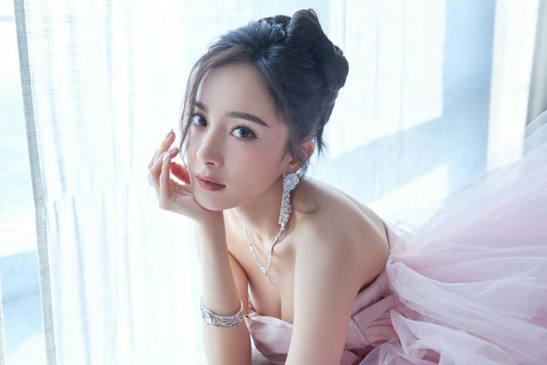 中国の北川景子 ヤン ミーの美貌に圧倒されます Forza Style ファッション ライフスタイル フォルツァスタイル