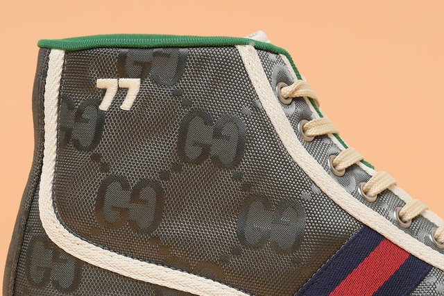 グッチ テニス 1977】グッチの新作スニーカーはロゴのインパクトが別格 