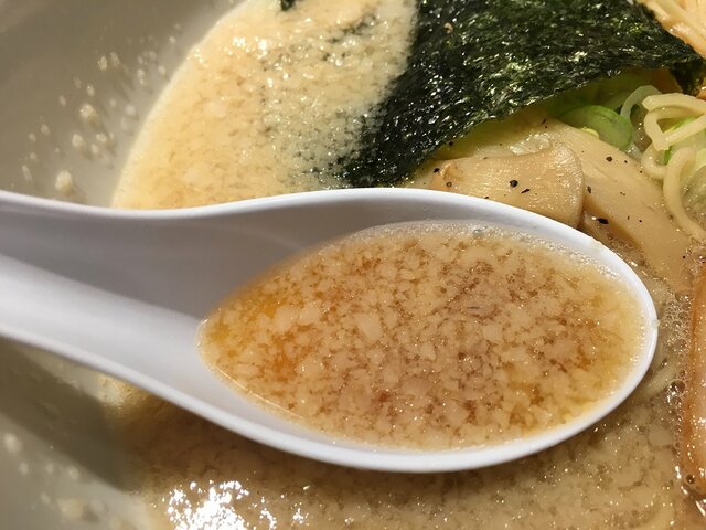 第36回 リーバイス501のブラックと「らーめん香月」の醤油ラーメン 