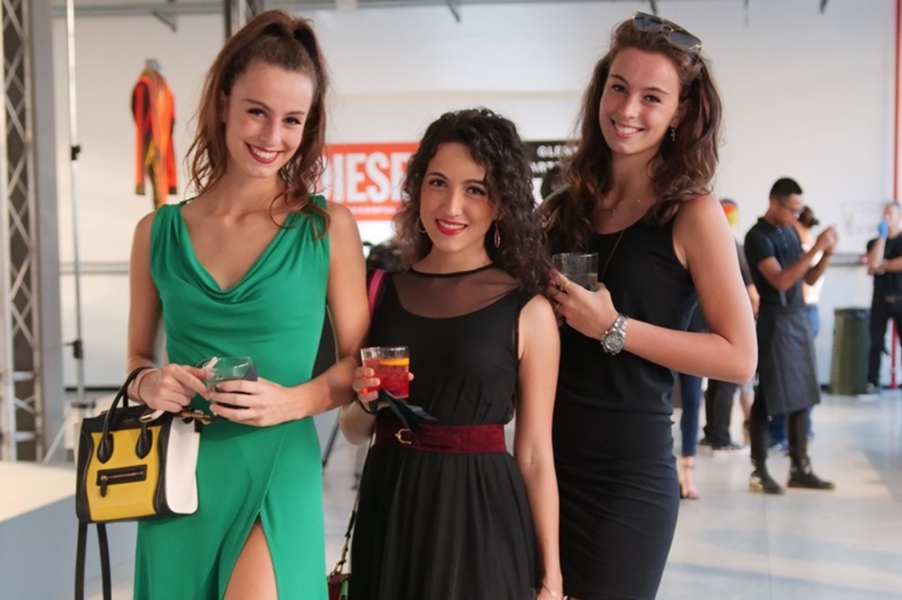 日伊友好152周年のスペシャル企画 イタリア美女スナップ 魅惑の美脚祭 Forza Style ファッション ライフスタイル フォルツァスタイル