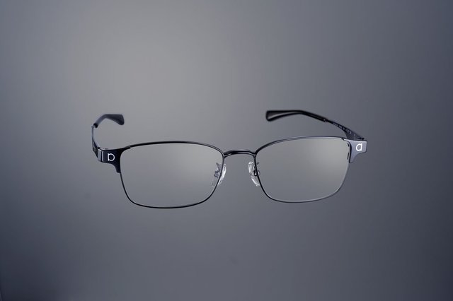 フェラガモとフォーナインズの初コラボ】メンズ眼鏡はガンチーニ