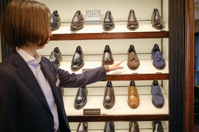 スエード靴はビジネスにアリか ナシか 靴のプロ 祥子先生に訊く スエード靴の捉え方 Forza Style ファッション ライフスタイル フォルツァスタイル