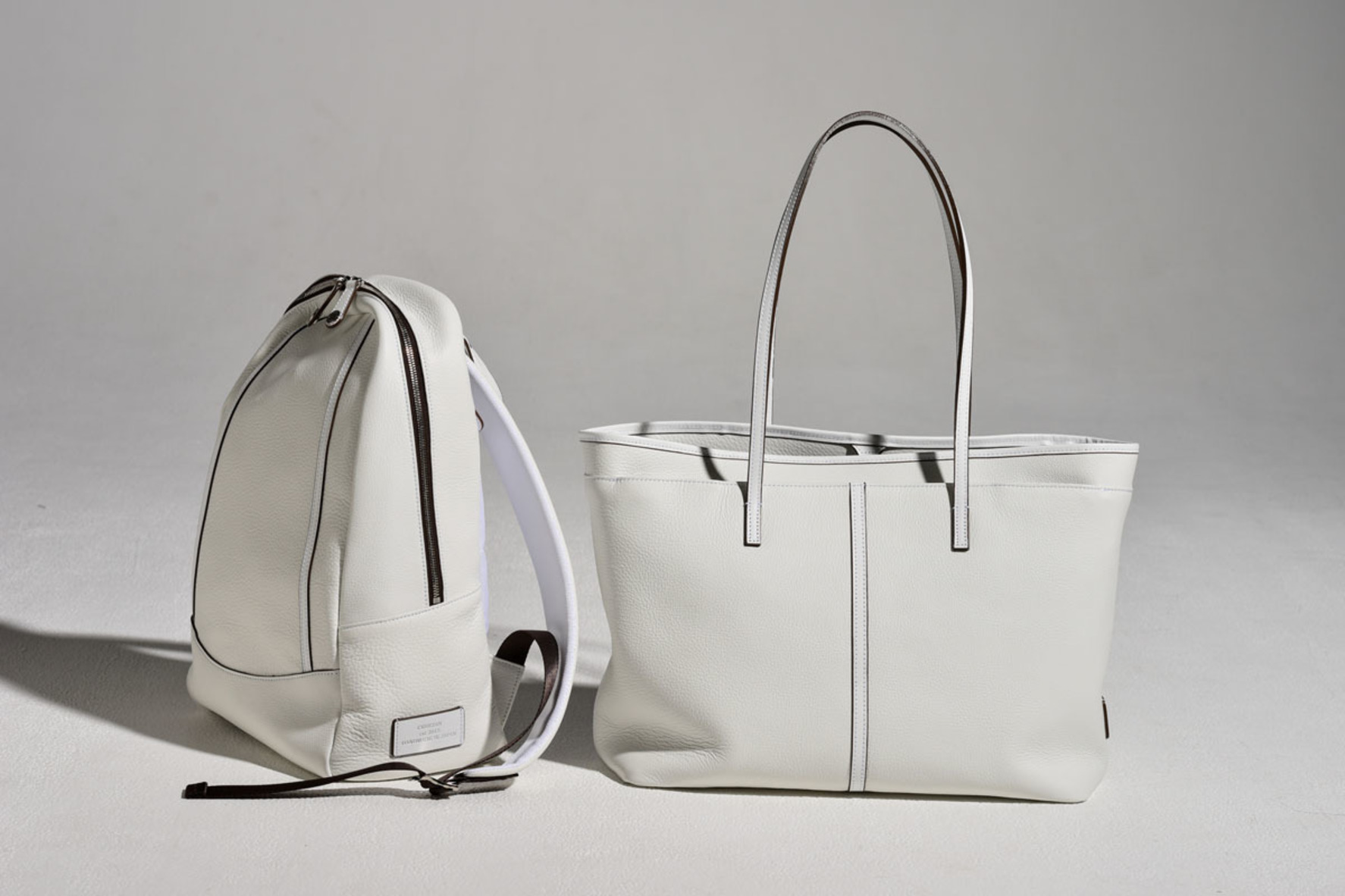 業界最注目の 白 バッグで 春の通勤 デートの気分を上げる Forza Style ファッション ライフスタイル フォルツァスタイル